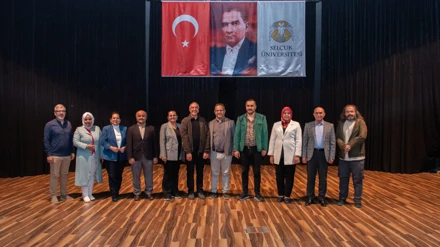 Selçuk Üniversitesinde ‘Maviydi Bisikletim’ tiyatro oyunu sahnelendi 